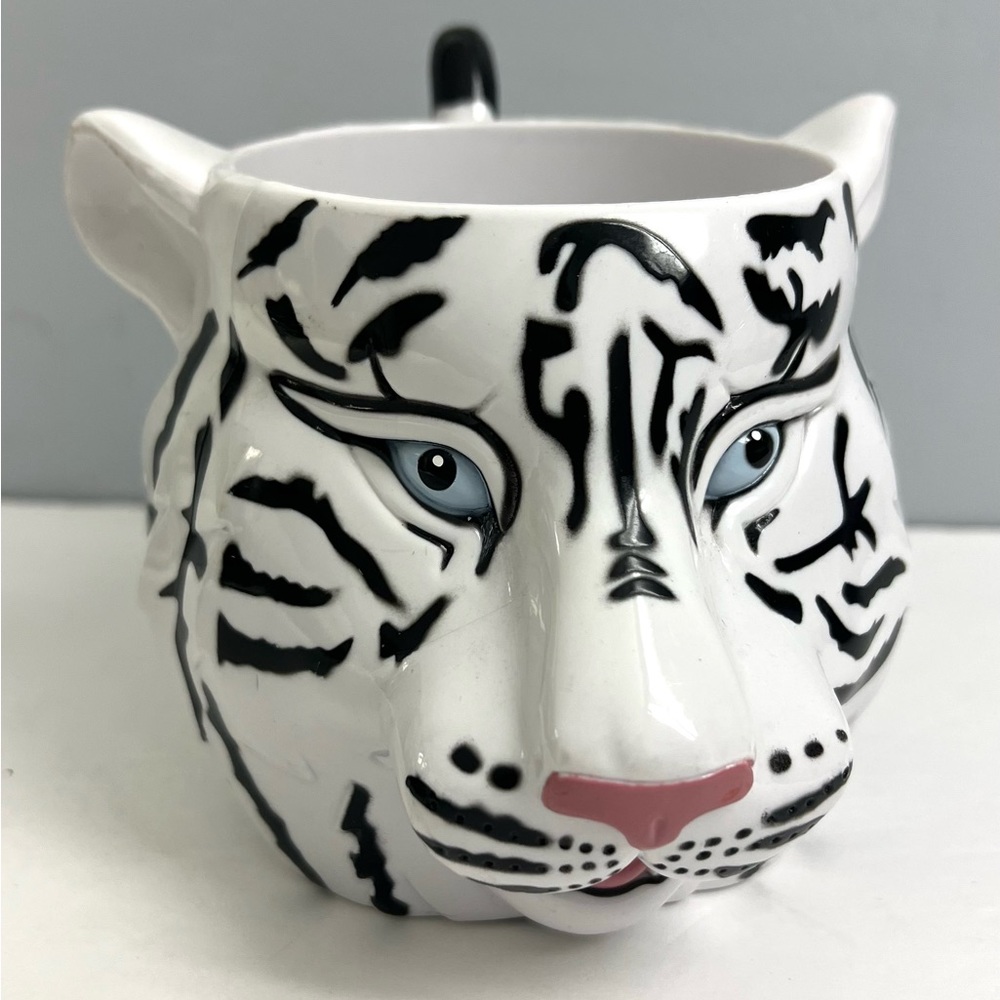 The Greatest Show on Earth- White Tiger Plastic Mug, Pre-Owned good condition